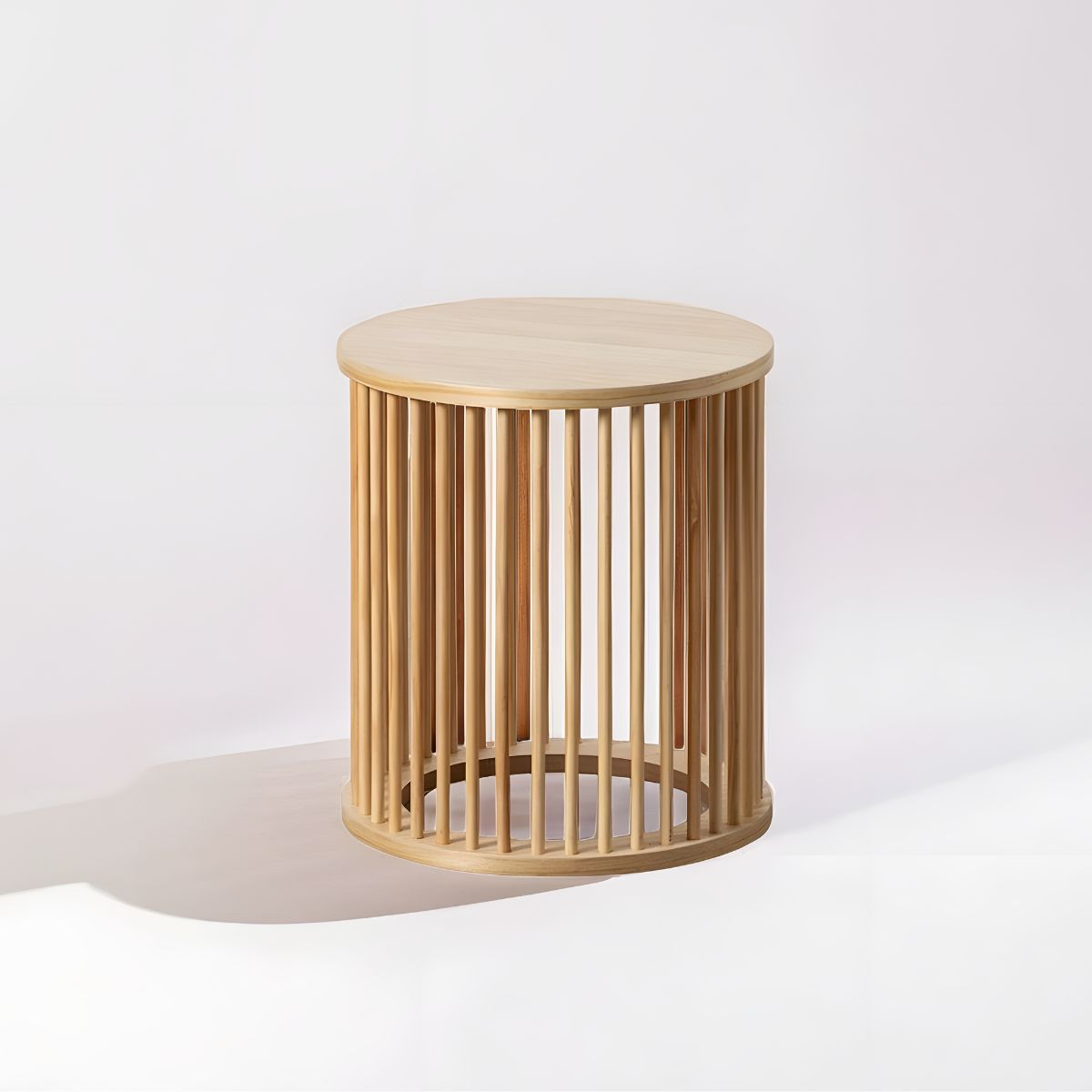 Mille sidebord | Rundt med lameller og egetræslook 40 x 40 x 45 cm
